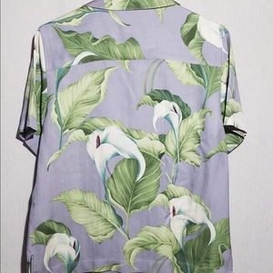 Tommy Bahama Tops - Tommy Bahama 100% Silk Button Down floral top Tommy Bahama Tops - Tommy Bahama 100% Silk Button Down floral top